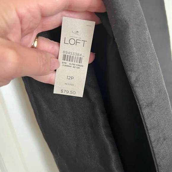 Ann Taylor Loft Sleeveless, Black, Linen Dress. Size 12p. - Picture 3 of 3